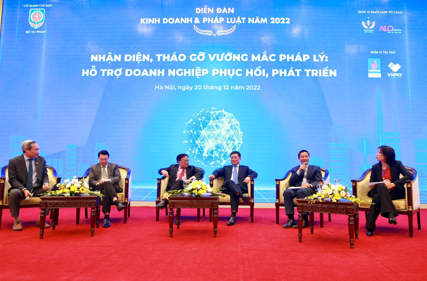 Diễn đàn Kinh doanh và Pháp luật năm 2022.