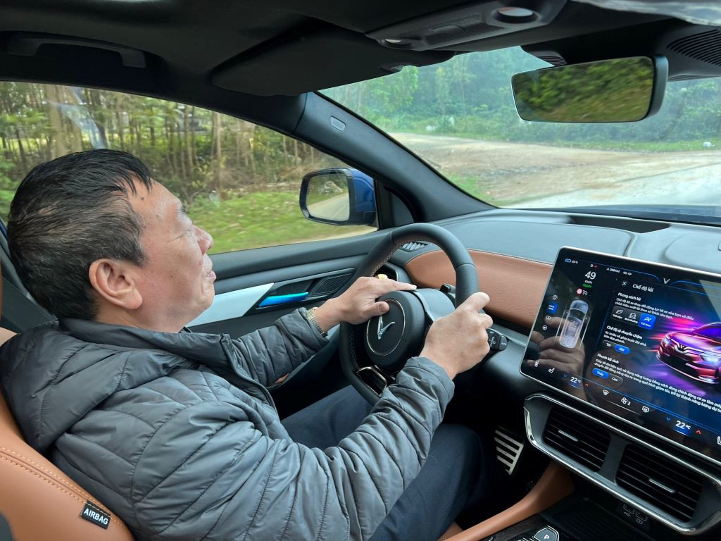 Nhờ hệ thống hỗ trợ người lái nâng cao (ADAS), người dùng có thể lái xe an toàn và thoải mái hơn.