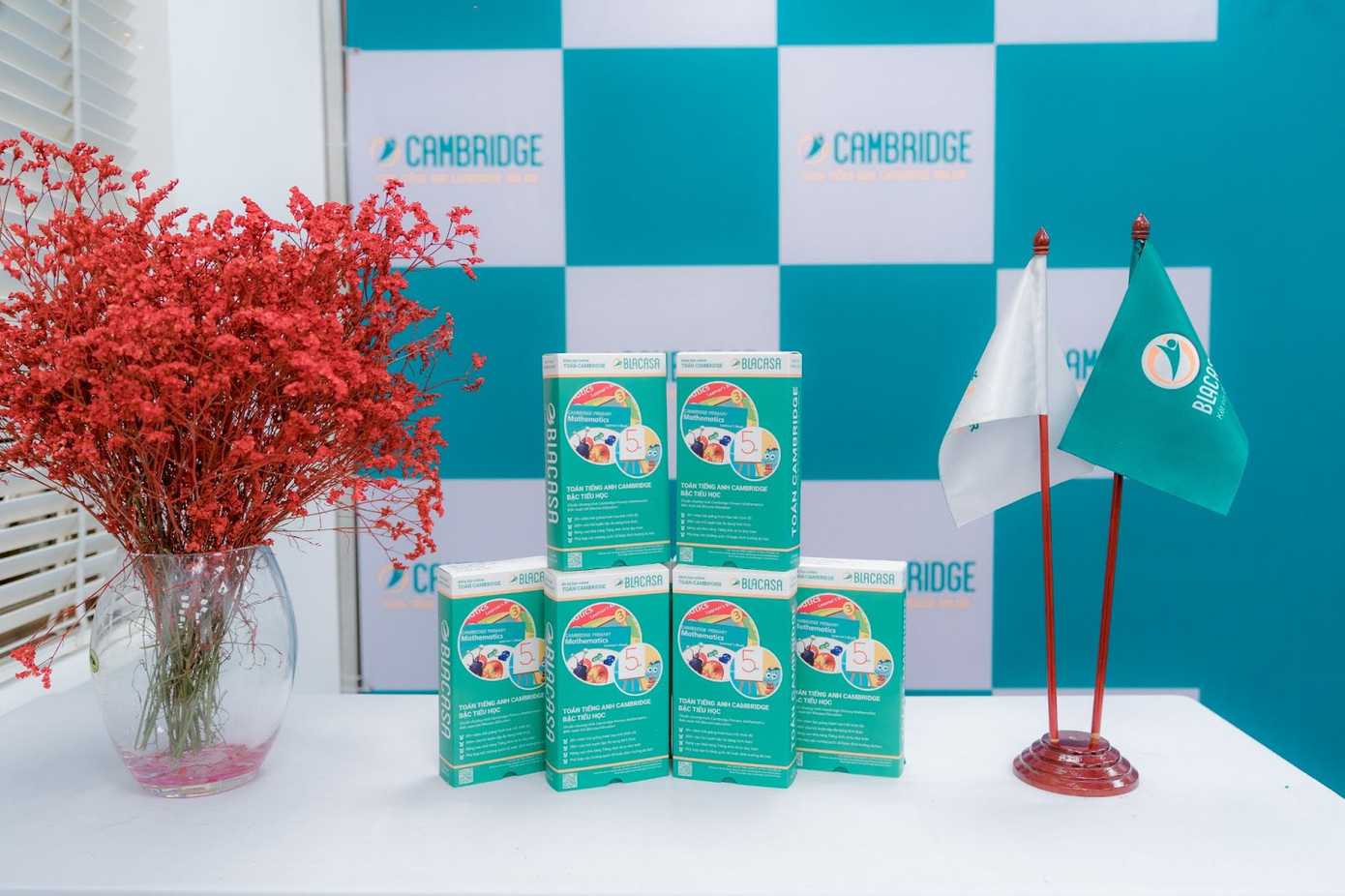 Khóa học video online Toán Cambridge của Blacasa được thiết kế dành riêng cho con bạn. Khóa học video online Toán Cambridge của Blacasa được thiết kế dành riêng cho con bạn.