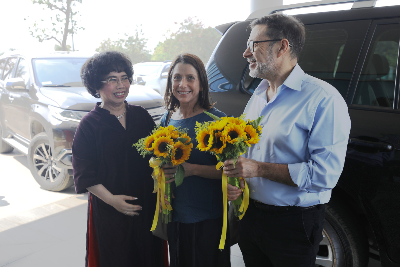 Nhà sáng lập Tập đoàn TH – Anh hùng Lao động Thái Hương đón tiếp ngài Đại sứ cùng phu nhân tại Nghĩa Đàn, Nghệ An - Ảnh: TH Nhà sáng lập Tập đoàn TH – Anh hùng Lao động Thái Hương đón tiếp ngài Đại sứ cùng phu nhân tại Nghĩa Đàn, Nghệ An - Ảnh: TH