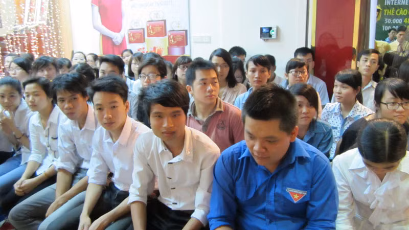 50 em học sinh đến tham dự chương trình