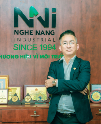 Ông Lưu Trí Chủ Tịch HĐTV kiêm Tổng giám đốc Công TNHH Công Nghiệp Nghệ Năng