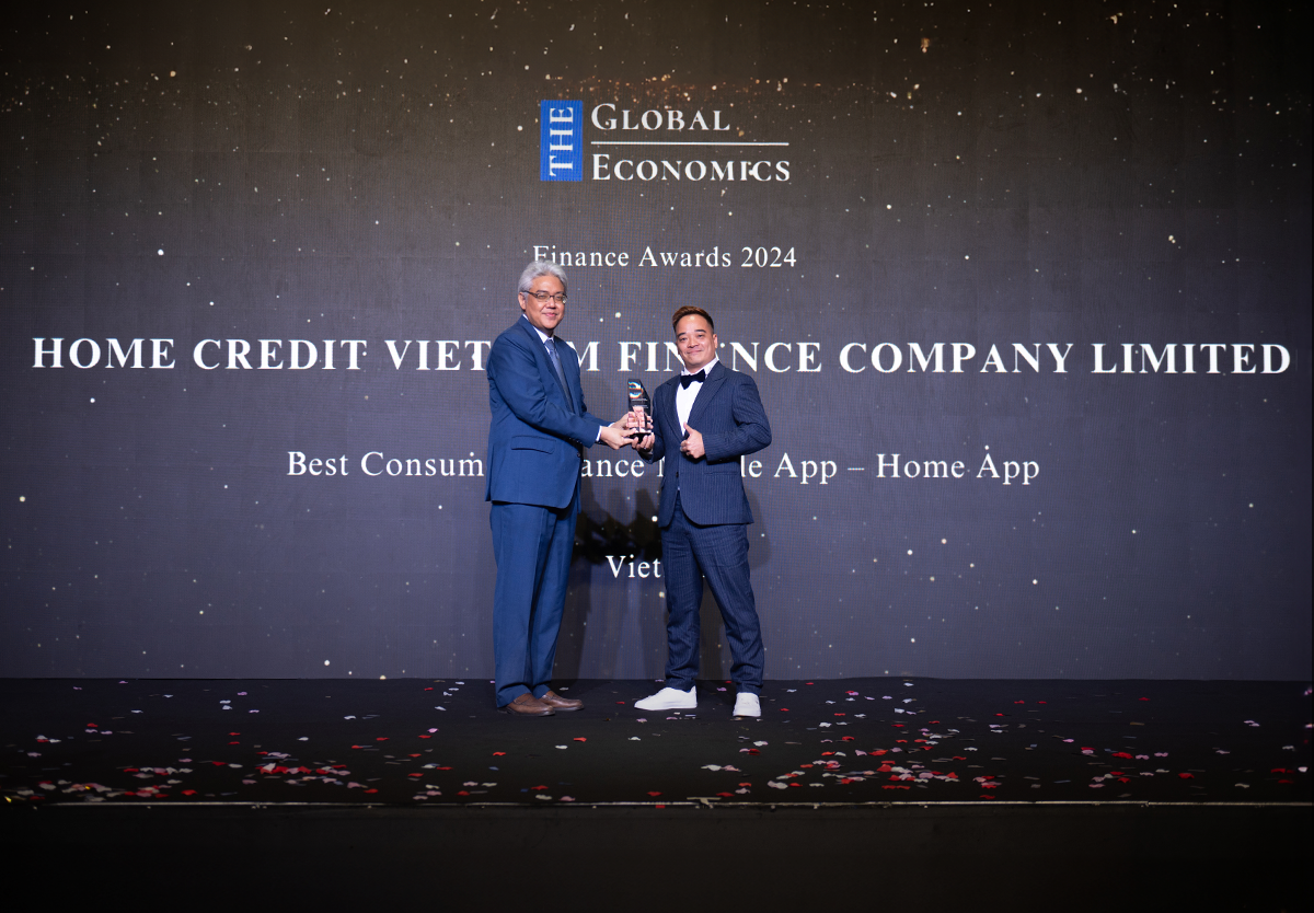 Ông Lê Phước Phúc – Trưởng phòng Trực tuyến của Home Credit cho biết việc Home App được vinh danh là “Ứng dụng di động tài chính tiêu dùng tốt nhất” khẳng định nỗ lực không ngừng của Home Credit trong việc mang đến những giải pháp tài chính số hiện đại, dễ tiếp cận và thân thiện hơn cho mọi khách hàng.