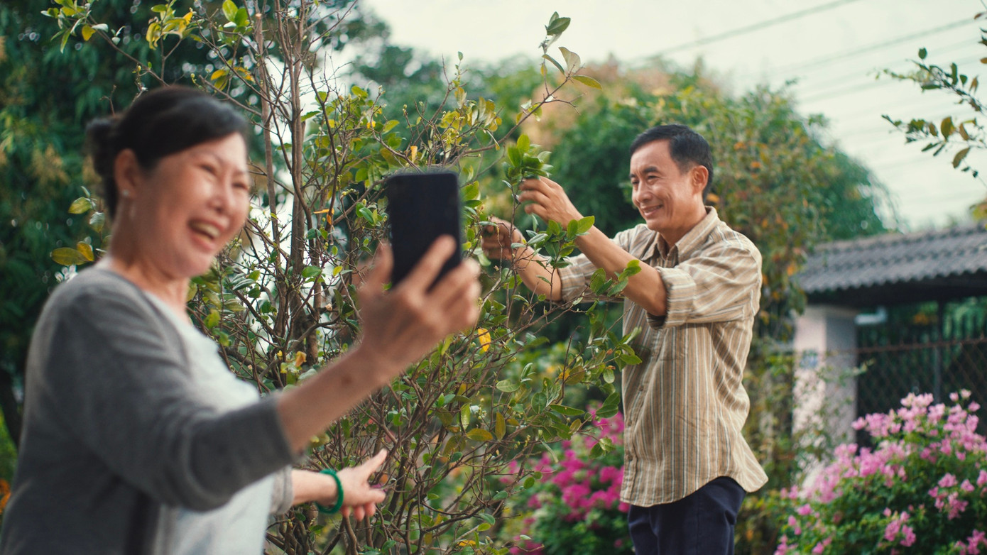 Cha mẹ khỏe mạnh, Tết sẽ mãi tròn vẹn