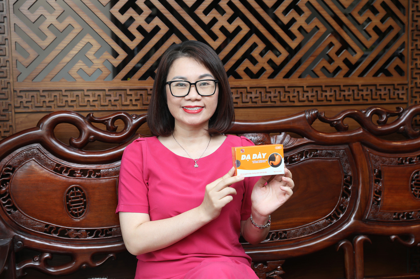 Dùng Dạ dày Tâm Bình, chị Nguyễn Quỳnh Thu (sđt: 090 228 5841) hỗ trợ cải thiện trào ngược, viêm loét dạ dày