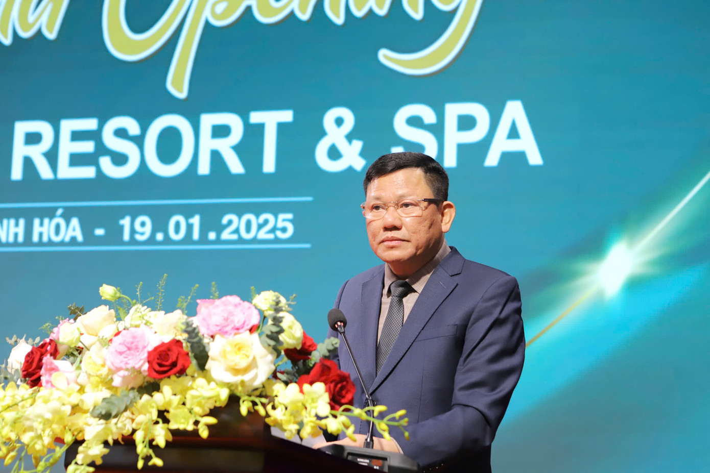 Đại diện lãnh đạo địa phương phát biểu.