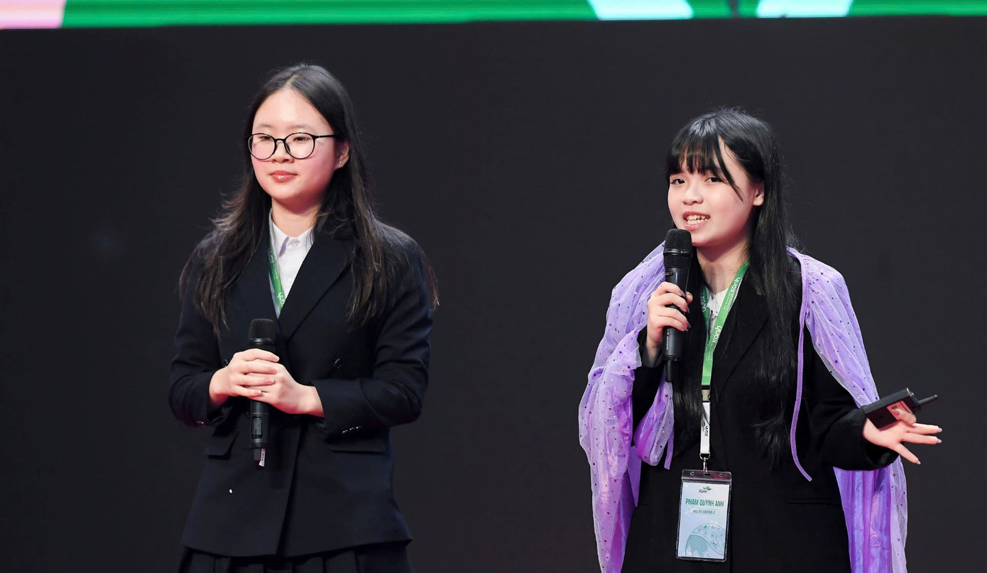 Đội Greenie Goofballs trong phần thi tại đêm Chung kết ngày 19/1