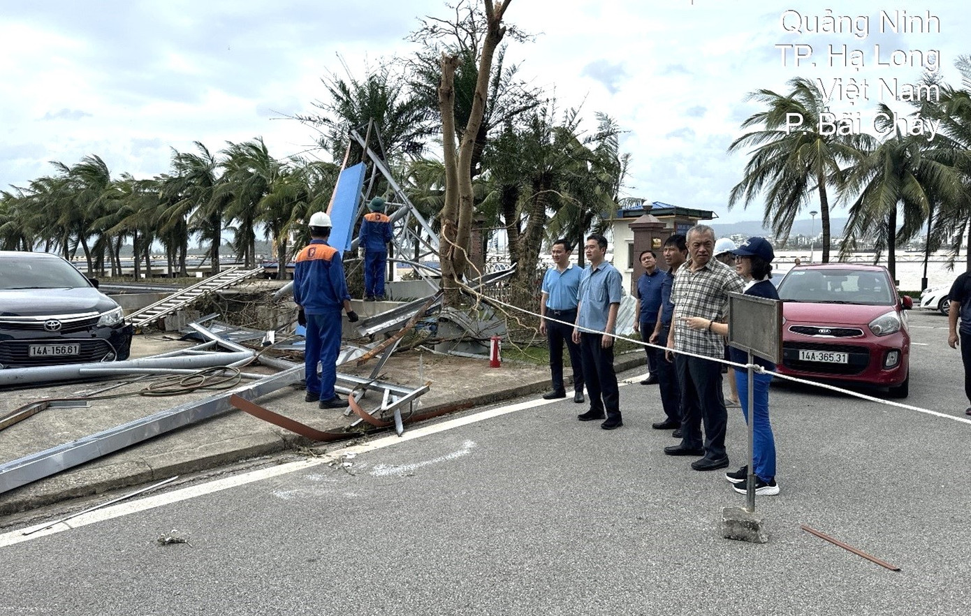 Chủ tịch HĐQT Petrolimex Phạm Văn Thanh và Tổng Giám đốc Petrolimex Đào Nam Hải chỉ đạo khắc phục thiệt hại các công trình xăng dầu trọng điểm tại Hạ Long, Quảng Ninh