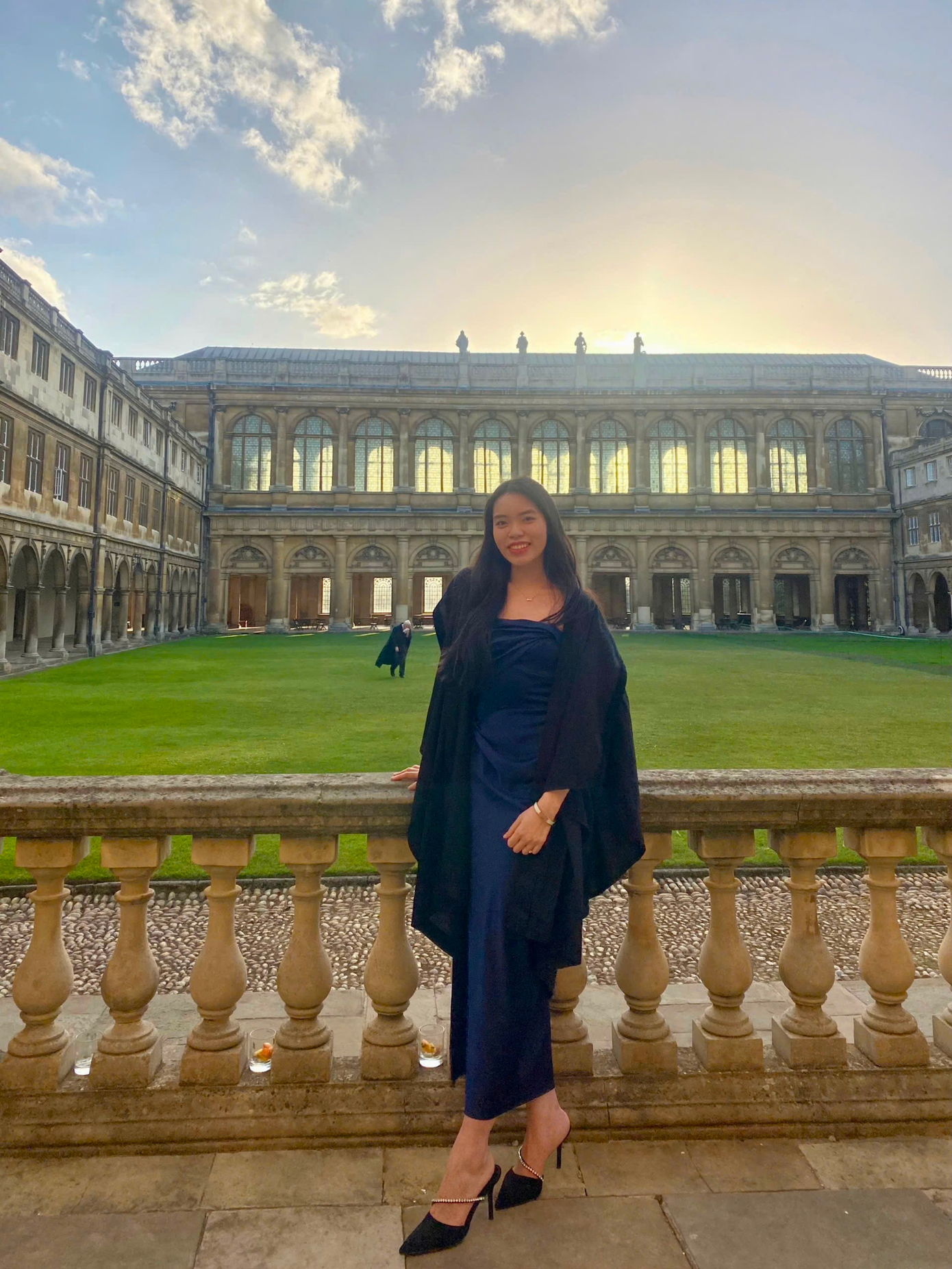 Cô nàng tốt nghiệp Thạc Sĩ đại học Cambridge đã ấp ủ giấc mơ du học từ khi còn nhỏ.