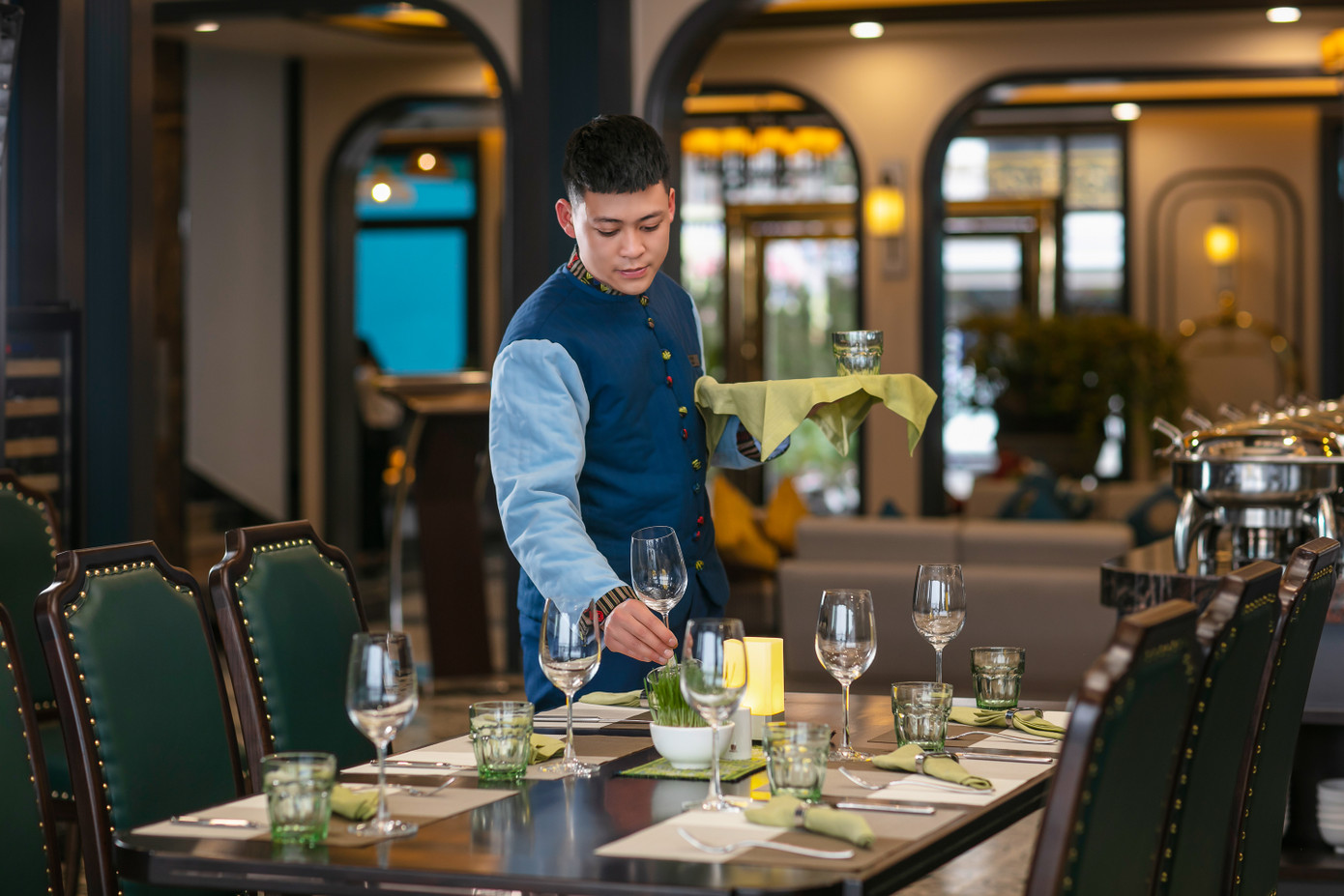 Đội ngũ nhân viên chuyên nghiệp, nhiệt tình và ấm áp luôn là điểm cộng của DeLaSol Sapa Hotel, mang lại sự hài lòng và niềm vui cho khách lưu trú. Đội ngũ nhân viên chuyên nghiệp, nhiệt tình và ấm áp luôn là điểm cộng của DeLaSol Sapa Hotel, mang lại sự hài lòng và niềm vui cho khách lưu trú.