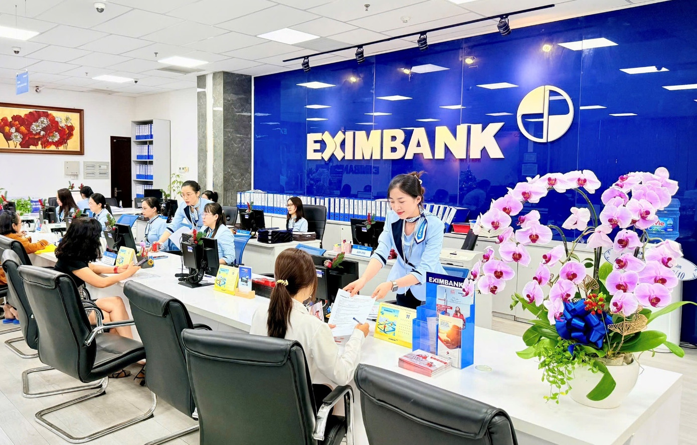 Sự nỗ lực đồng lòng của ban lãnh đạo và đội ngũ nhân viên đã giúp Eximbank đạt được những kết quả kinh doanh ấn tượng năm 2024. Sự nỗ lực đồng lòng của ban lãnh đạo và đội ngũ nhân viên đã giúp Eximbank đạt được những kết quả kinh doanh ấn tượng năm 2024.