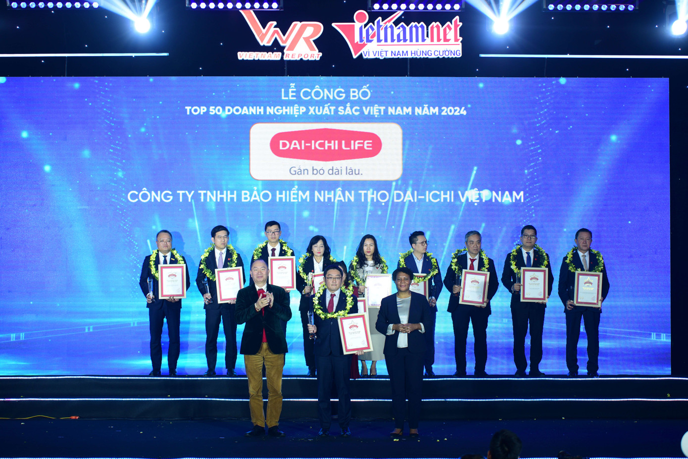 Ông Takahiro Mizukami, Giám đốc Kiểm soát Nội bộ Dai-ichi Life Việt Nam nhận giải “Top 50 Doanh nghiệp Xuất sắc Việt Nam năm 2024” tại Lễ công bố Bảng xếp hạng VNR500 Ông Takahiro Mizukami, Giám đốc Kiểm soát Nội bộ Dai-ichi Life Việt Nam nhận giải “Top 50 Doanh nghiệp Xuất sắc Việt Nam năm 2024” tại Lễ công bố Bảng xếp hạng VNR500