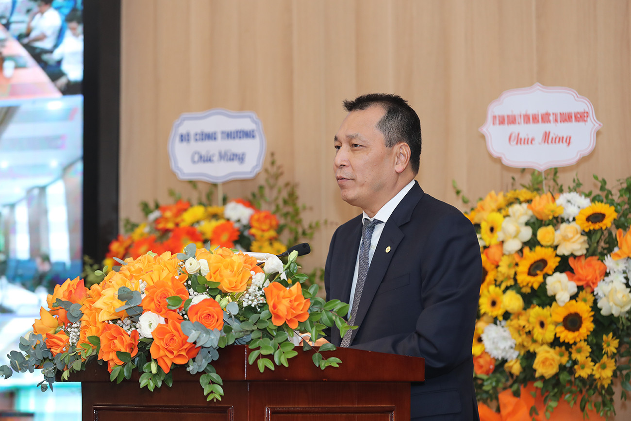 Bí thư Đảng ủy, Chủ tịch HĐTV EVN Đặng Hoàng An phát biểu đáp từ