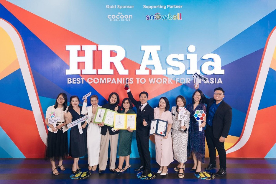 Amway Việt Nam vinh dự lần thứ 5 nhận được giải thưởng “Nơi làm việc tốt nhất châu Á”. Amway Việt Nam vinh dự lần thứ 5 nhận được giải thưởng “Nơi làm việc tốt nhất châu Á”.