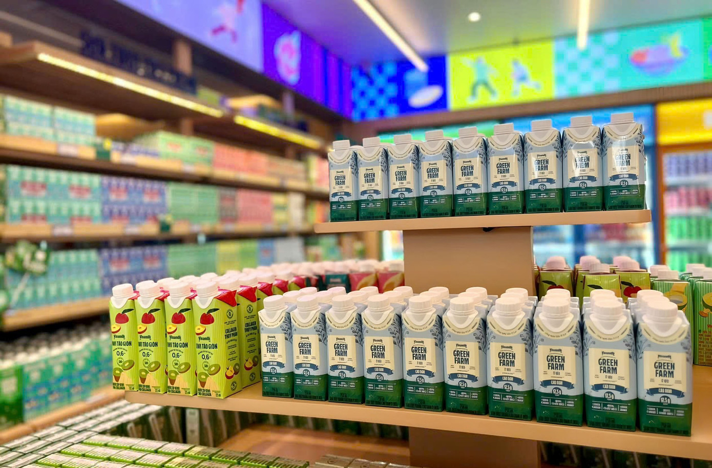 Trung bình trong năm 2024, cứ 2 ngày Vinamilk có một sản phẩm được làm mới giới thiệu ra thị trường Trung bình trong năm 2024, cứ 2 ngày Vinamilk có một sản phẩm được làm mới giới thiệu ra thị trường