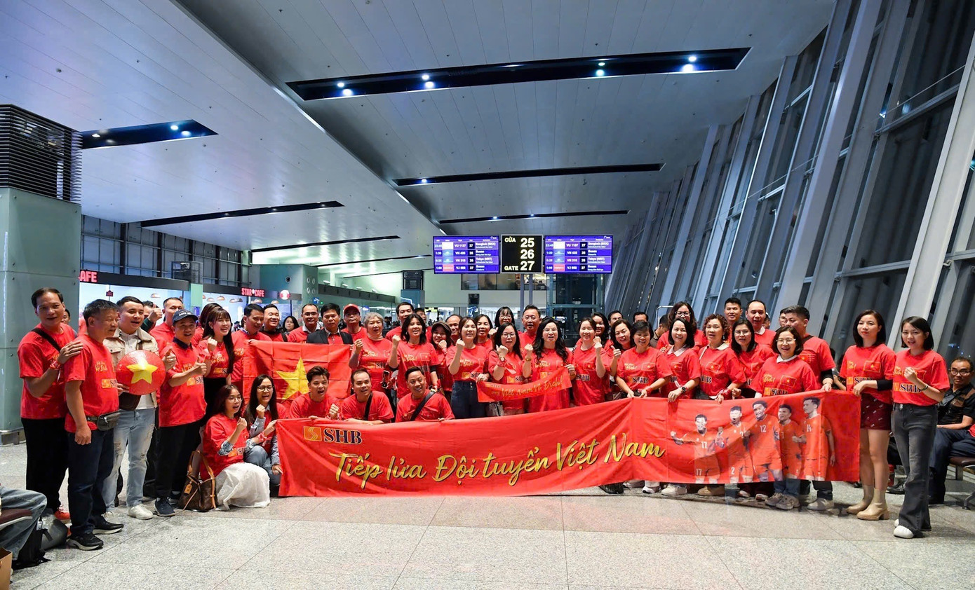 Chuyến bay đưa cổ động viên đến cổ vũ tuyển Việt Nam