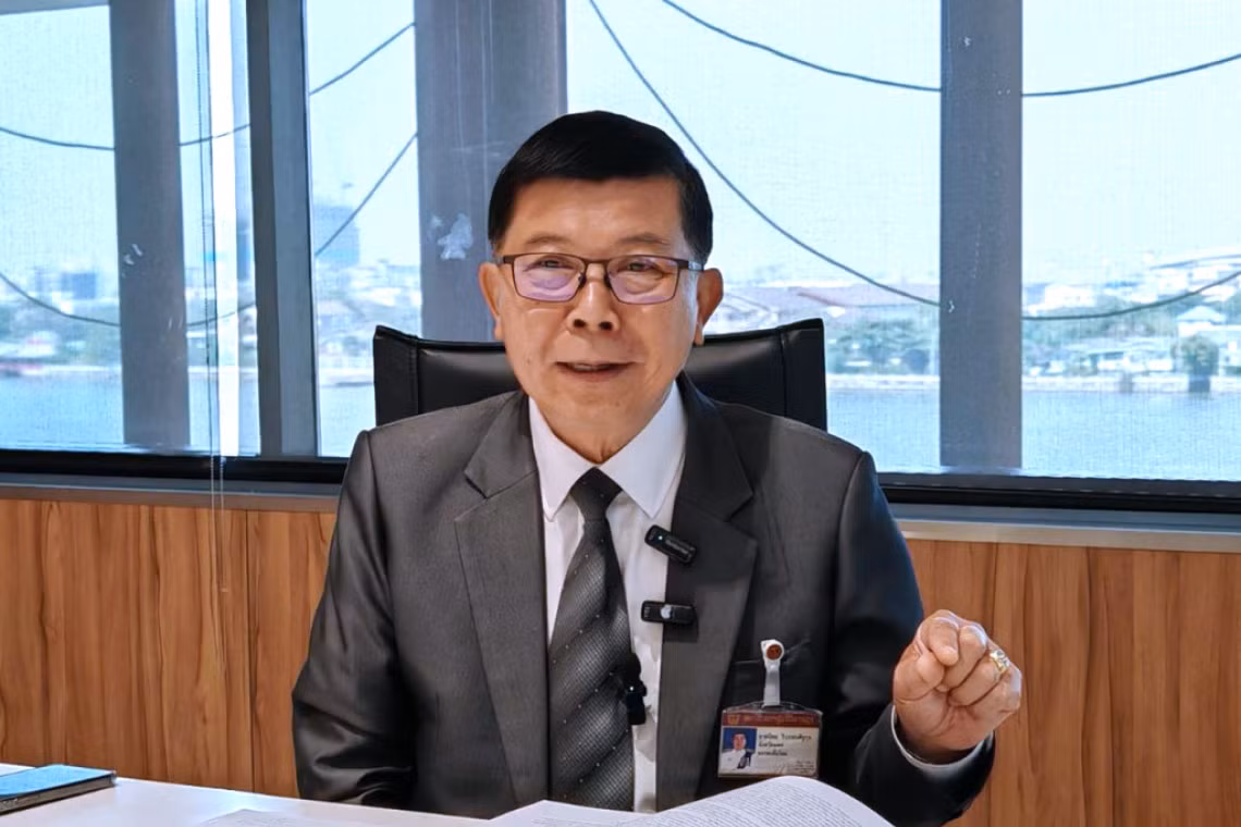 TS. Niyom Wiwarathandithakul, Chủ tịch Ủy ban đặc biệt về Thuốc lá điện tử (KMT) của Quốc hội Thái Lan công bố với báo chí về kết quả bầu chọn các phương án kiểm soát TLĐT mới vào ngày 15/1.