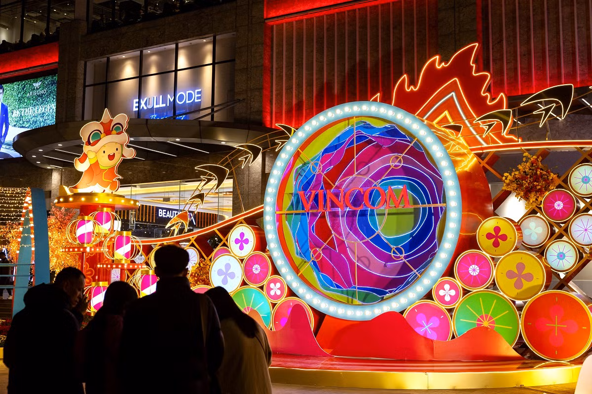 Vincom Mega Mall Smart City thu hút mọi ánh nhìn với cụm Trống Xuân ứng dụng công nghệ LED khổng lồ đạt kỷ lục Việt Nam