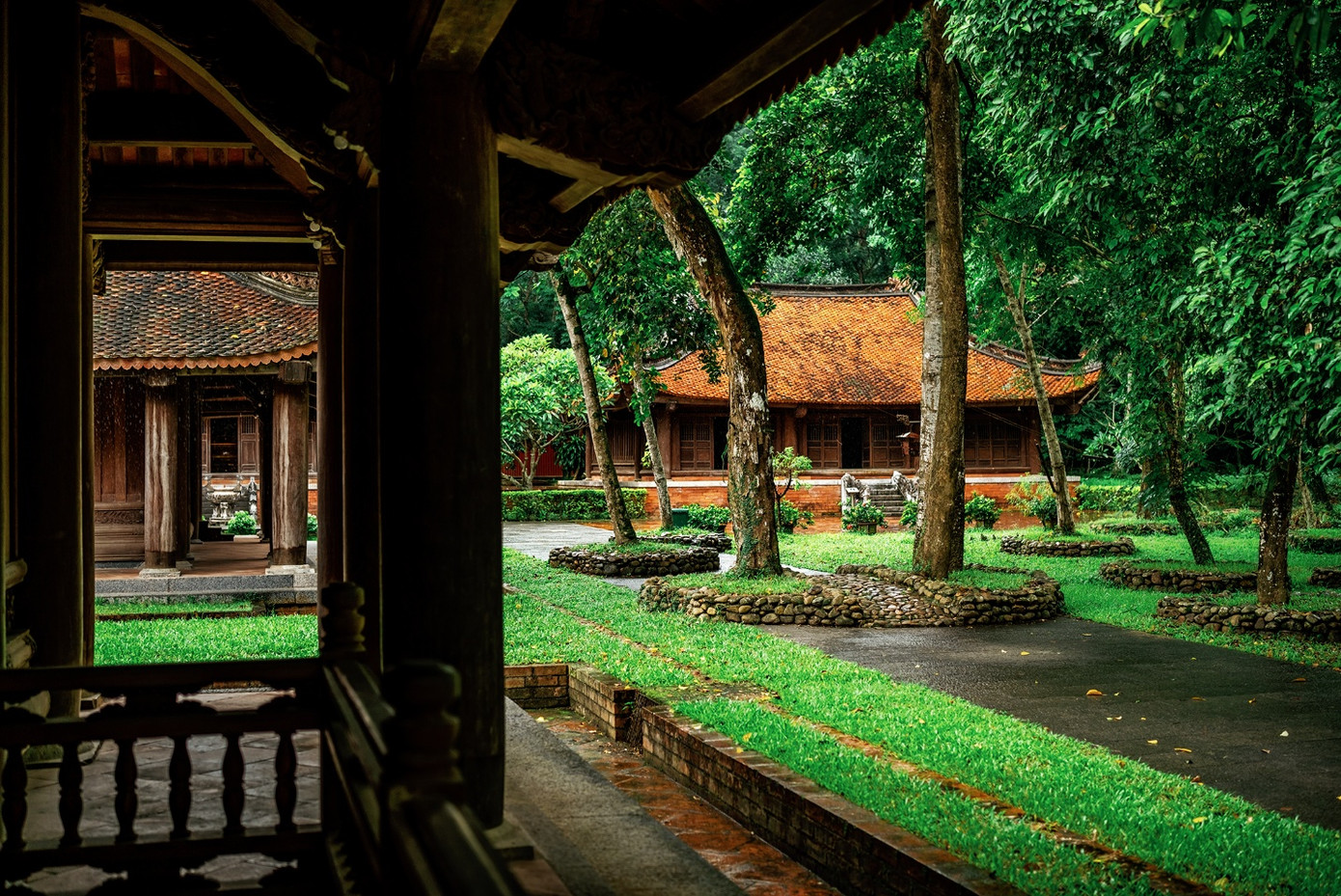 Khu di tích Lam Kinh cách LAMORI 8km