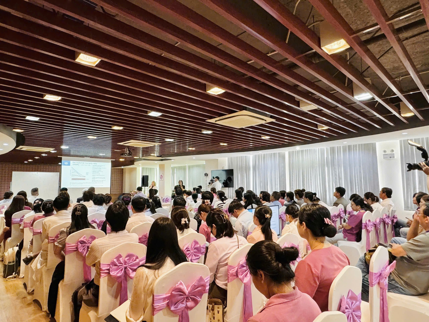 Gần 150 Thầy thuốc cập nhật kiến thức về an toàn sản phụ và thai nhi theo tiêu chuẩn Mỹ tại BVQT Phương Châu Gần 150 Thầy thuốc cập nhật kiến thức về an toàn sản phụ và thai nhi theo tiêu chuẩn Mỹ tại BVQT Phương Châu