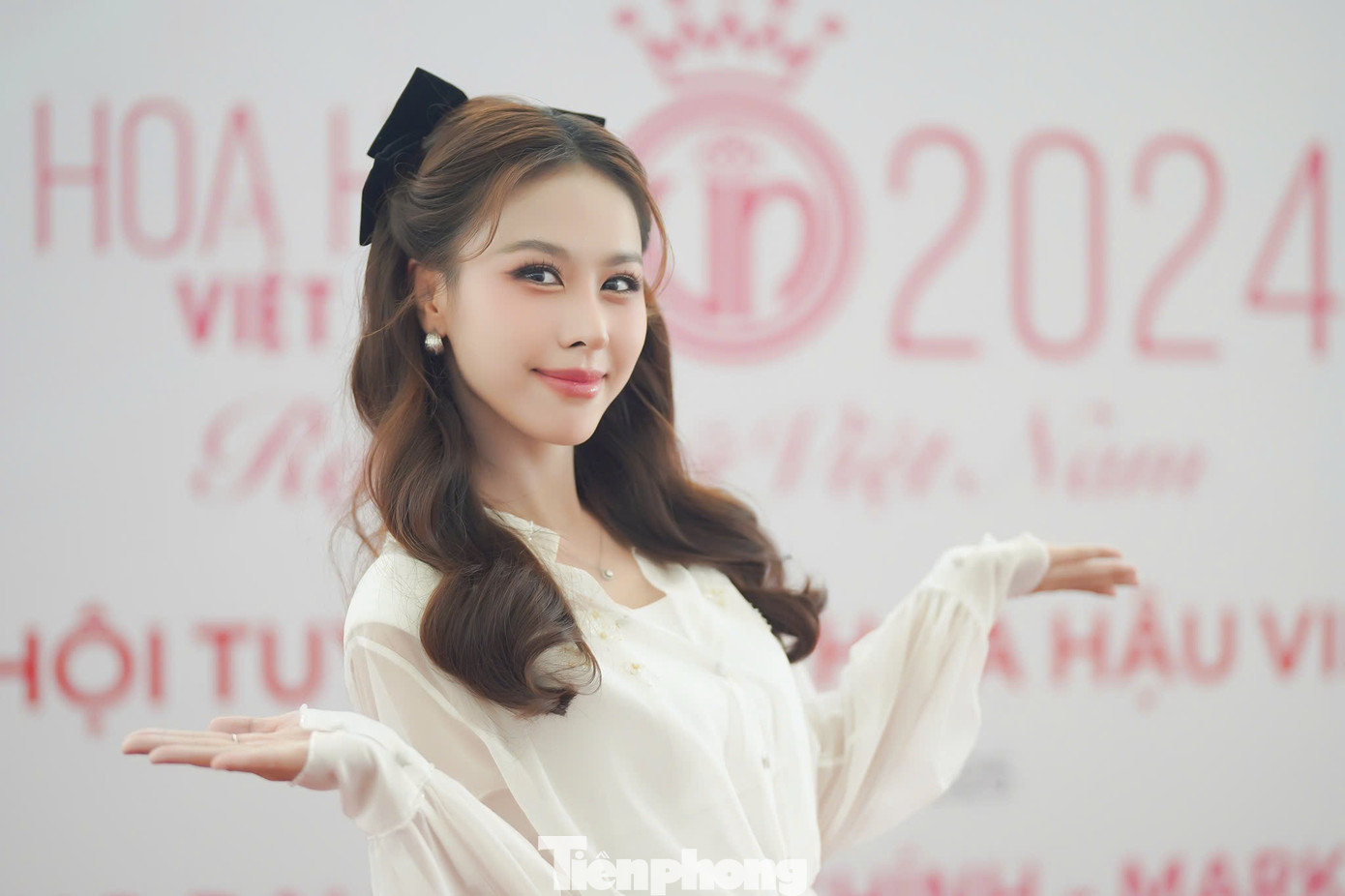 Á hậu Việt Nam 2022, Á hậu Liên lục địa Lê Nguyễn Ngọc Hằng là một trong những gương mặt nổi tiếng đồng hành cùng sinh viên trong ngày hội tuyển sinh.