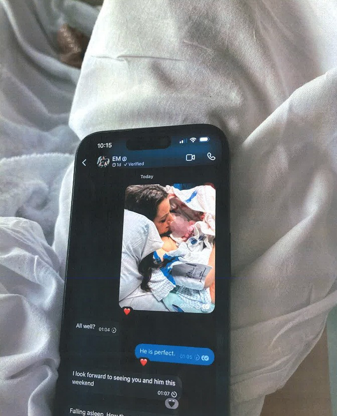 Nữ nhà văn công khai một số bằng chứng về tuyên bố Elon Musk là cha con trai thứ 2 của cô. Ảnh: NY Courts.