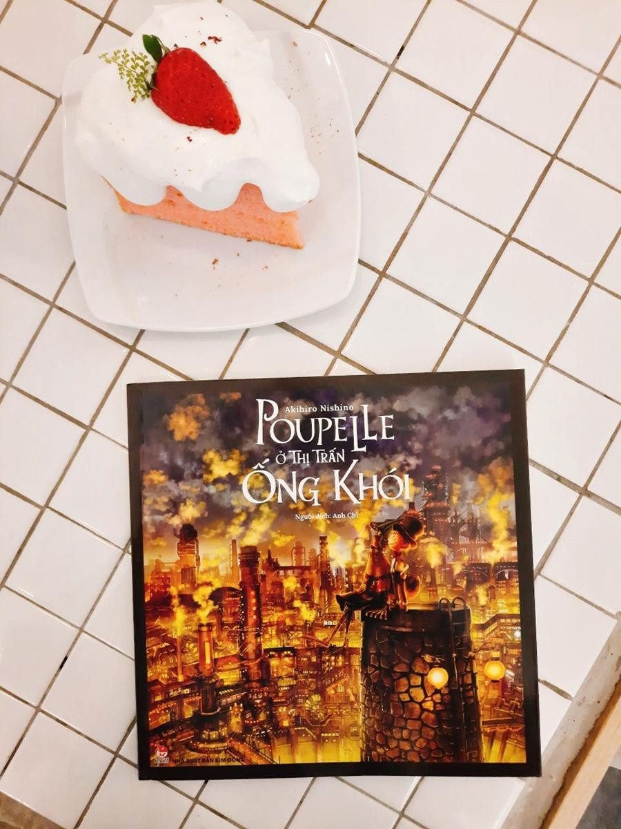 Lubicchi vẫn luôn tin rằng sau lớp mây đen mù mịt đang che phủ thị trấn, luôn tồn tại một bầu trời đầy sao. Lubicchi vẫn luôn tin rằng sau lớp mây đen mù mịt đang che phủ thị trấn, luôn tồn tại một bầu trời đầy sao.