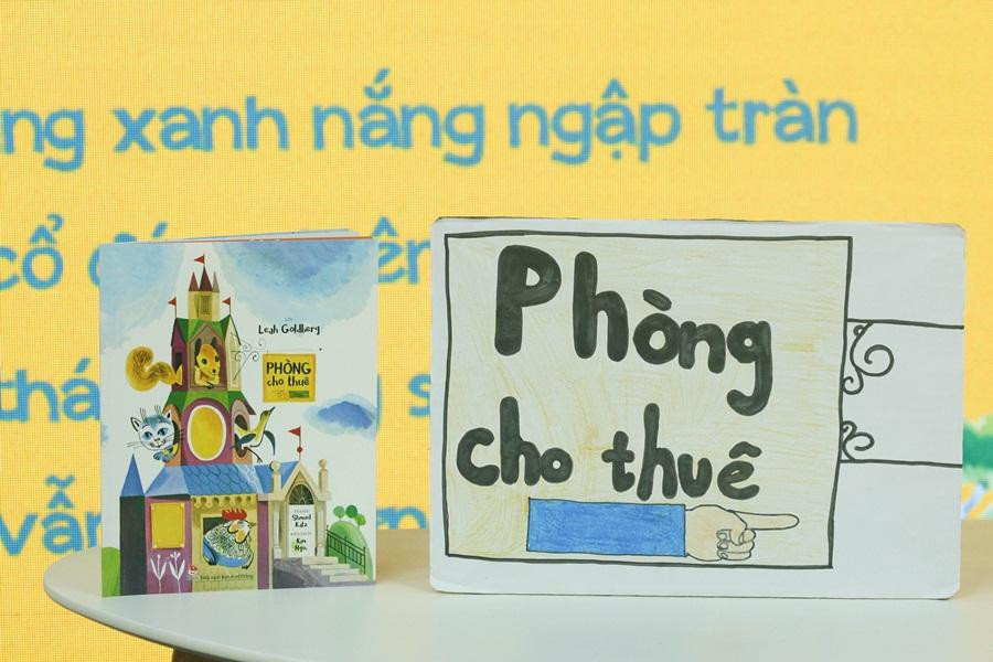 Chỉ với 24 trang, "Phòng cho thuê" là câu chuyện thơ hóm hỉnh như một lời nhắc khẽ: "Hạnh phúc là đây, chứ còn đâu". Chỉ với 24 trang, "Phòng cho thuê" là câu chuyện thơ hóm hỉnh như một lời nhắc khẽ: "Hạnh phúc là đây, chứ còn đâu".
