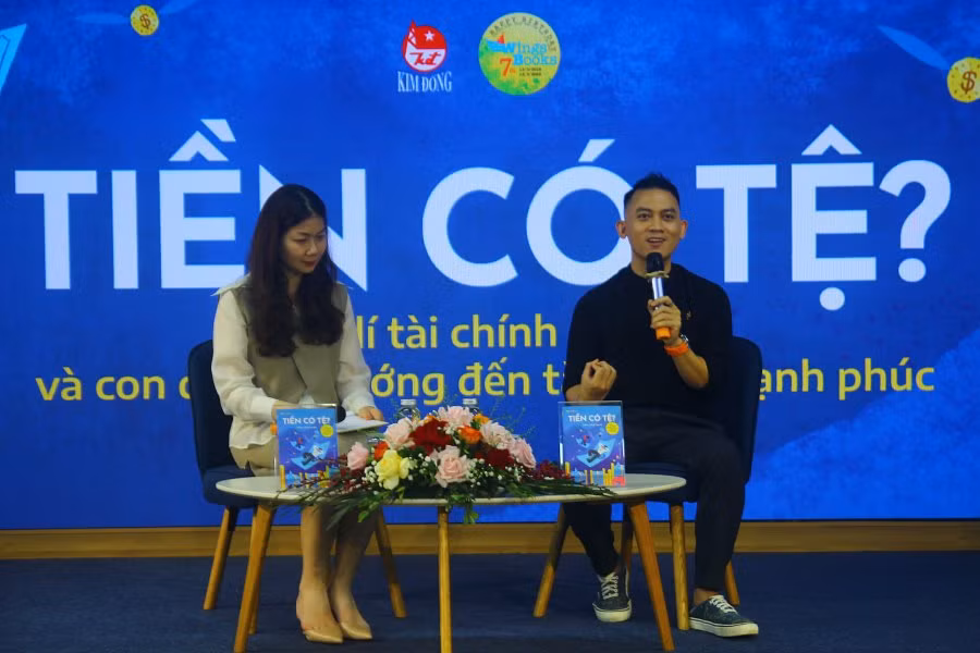 Tác giả Trần Công Danh chia sẻ về cuốn sách "Tiền có tệ?"