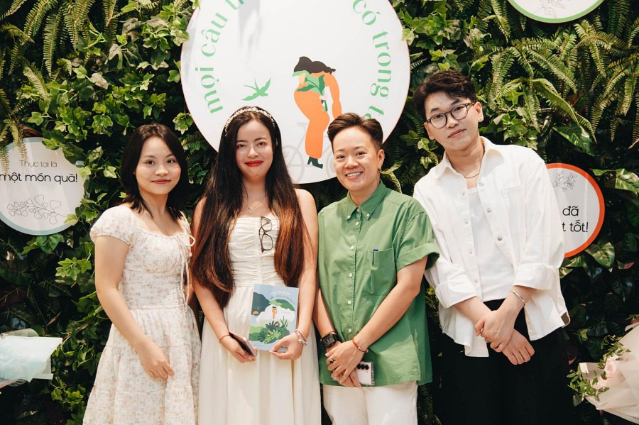 Nhóm tác giả Limdim. Ảnh: Wings Books