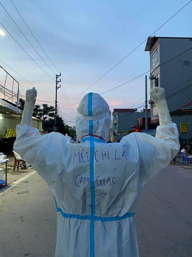 "Mệt chỉ là cảm giác" đang trở thành câu nói viral từ tâm dịch Bắc Giang.