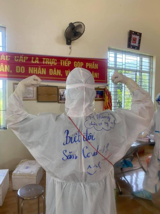 Nhiệm vụ chính là đi săn COVID-19, nhưng không quên giới thiệu mình vẫn trong team F.A.