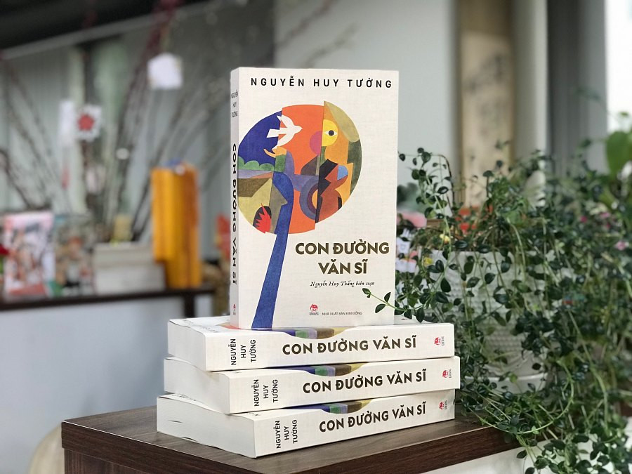 "Con đường văn sĩ" giúp độc giả trẻ hiểu hơn về bối cảnh xã hội giai đoạn 1938 - 1945, để từ đó hiểu hơn về đời sống của các tác giả văn học thời kì này.