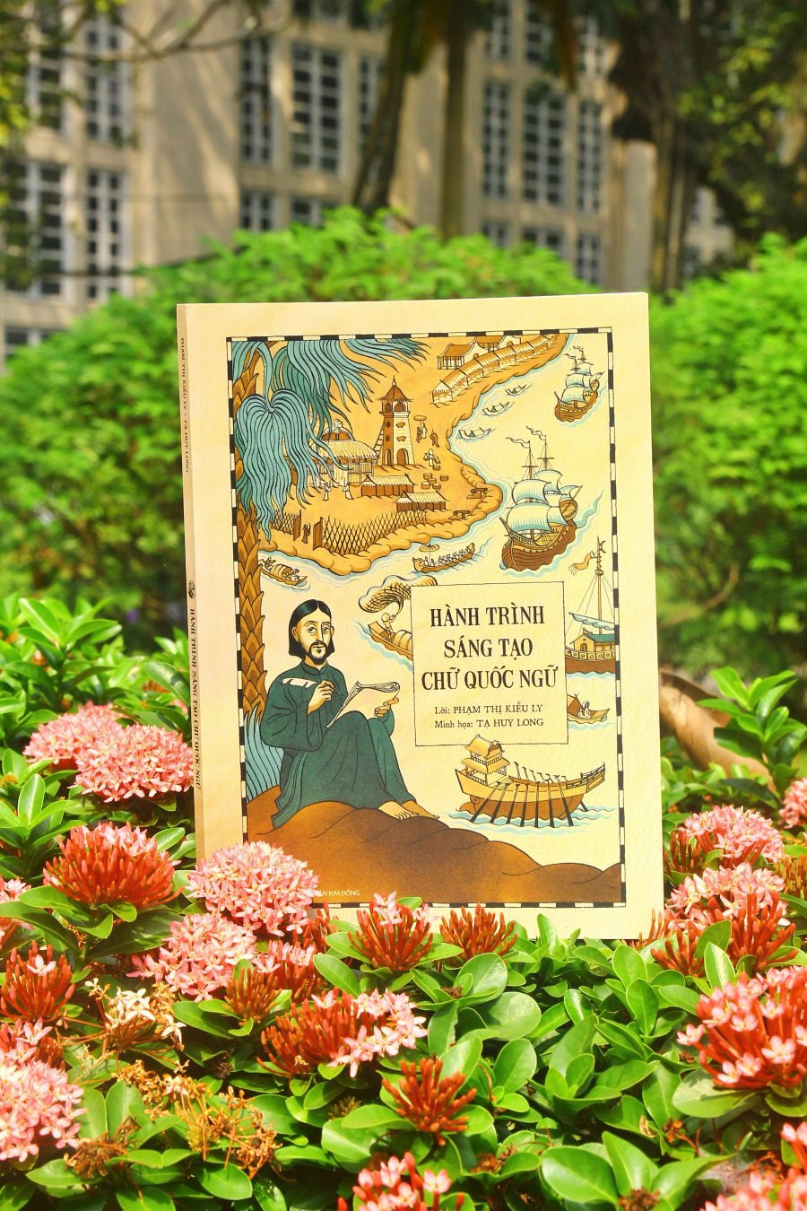 "Hành trình sáng tạo chữ Quốc ngữ" là cuốn sách truyện tranh bán hư cấu. Ảnh: Rei. "Hành trình sáng tạo chữ Quốc ngữ" là cuốn sách truyện tranh bán hư cấu. Ảnh: Rei.