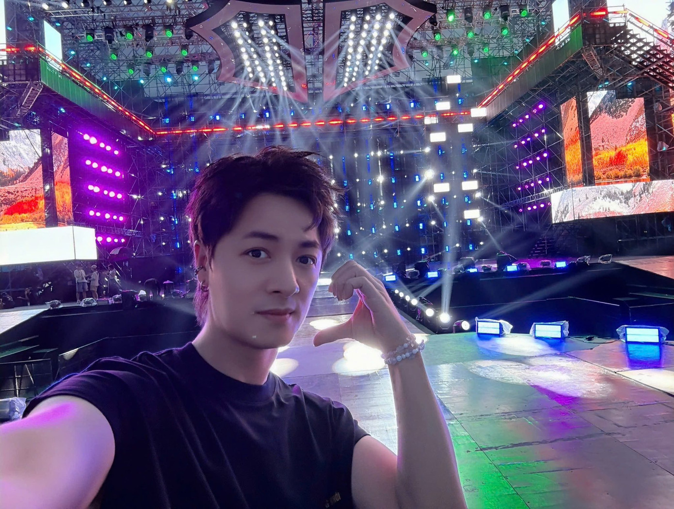 Fan hy vọng fan meeting lần này sẽ tạo động lực để Đăng Khôi sớm "đặt tên" chính thức cho FC. Fan hy vọng fan meeting lần này sẽ tạo động lực để Đăng Khôi sớm "đặt tên" chính thức cho FC.