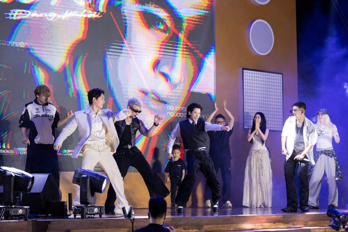 Sự xuất hiện của Jun Phạm cùng Sx7, Đăng Khôi làm bùng nổ sân khấu.