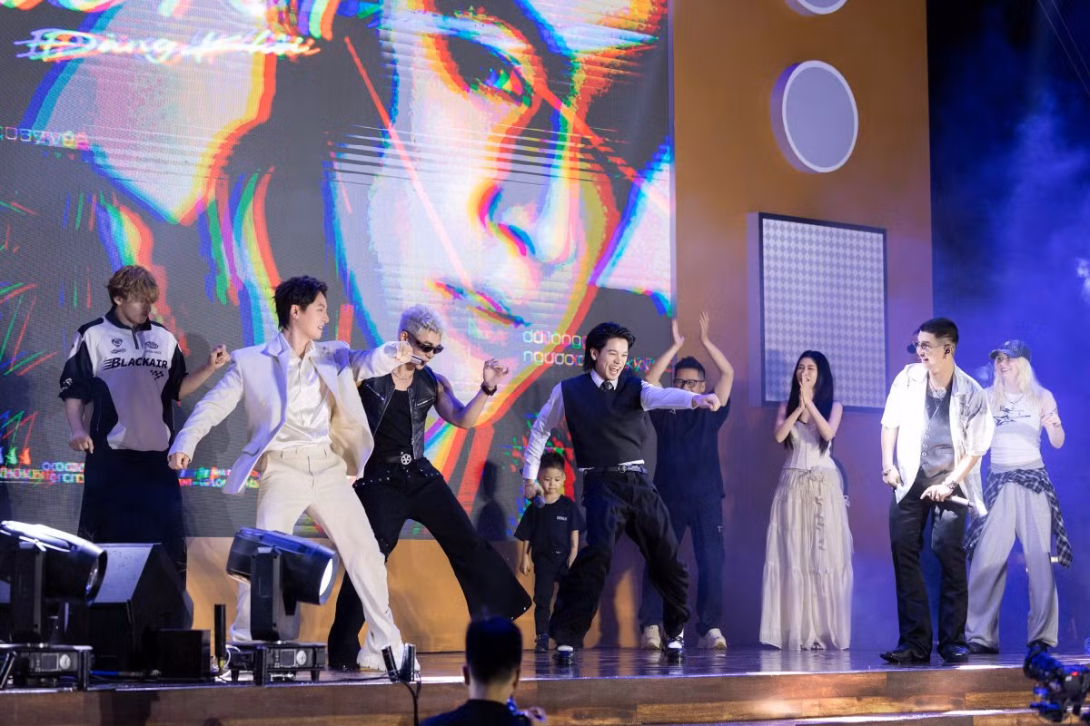 Sự xuất hiện của Jun Phạm cùng Sx7, Đăng Khôi làm bùng nổ sân khấu.