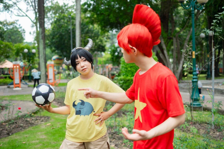 Nhân vật truyện tranh Lớp Học Mật Ngữ bước ra đời thực: Giống bản gốc đến ngỡ ngàng ảnh 16