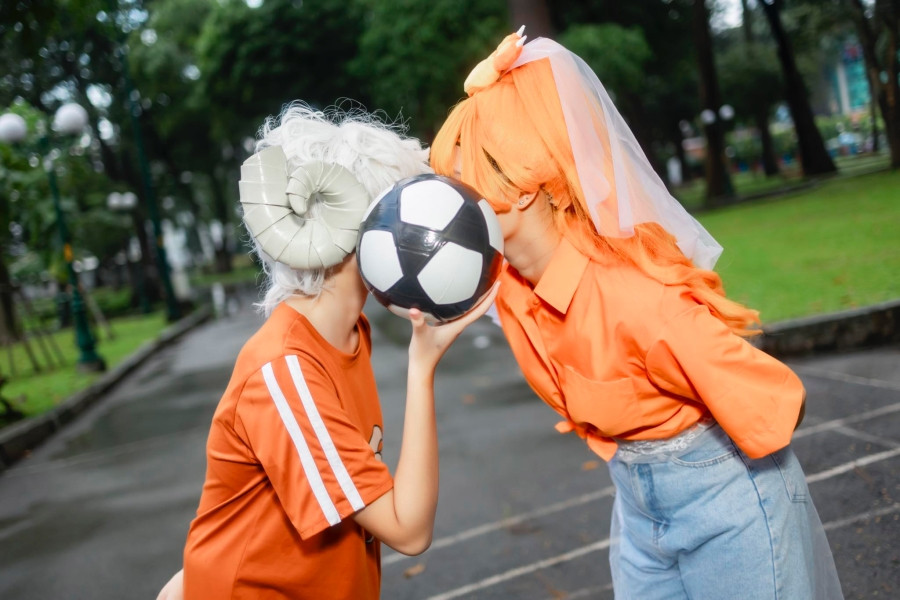 Nhân vật truyện tranh Lớp Học Mật Ngữ bước ra đời thực: Giống bản gốc đến ngỡ ngàng ảnh 10