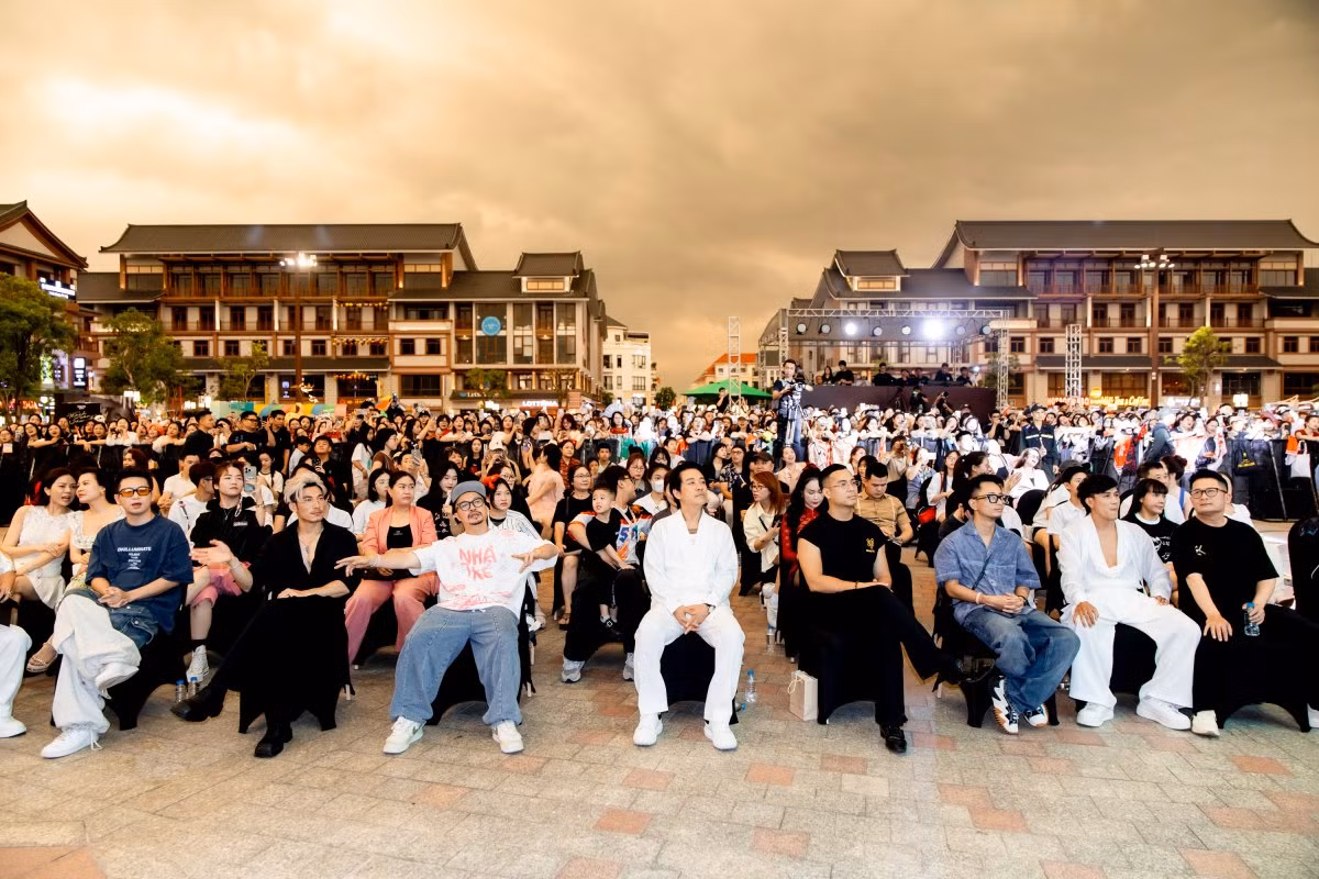 Fan meeting của Đăng Khôi có dàn khách mời cực "xịn".