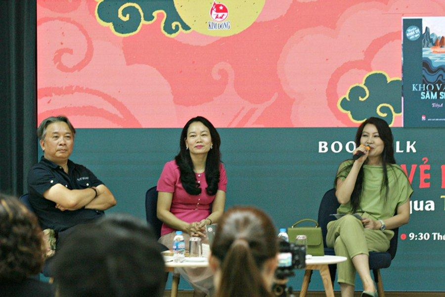 Nhà báo Yên Ba, TS văn học Nguyễn Thị Năm Hoàng, và nhà văn Di Li trong buổi chia sẻ về vẻ đẹp của các tác phẩm văn học kỳ ảo thuộc thể loại truyện đường rừng.