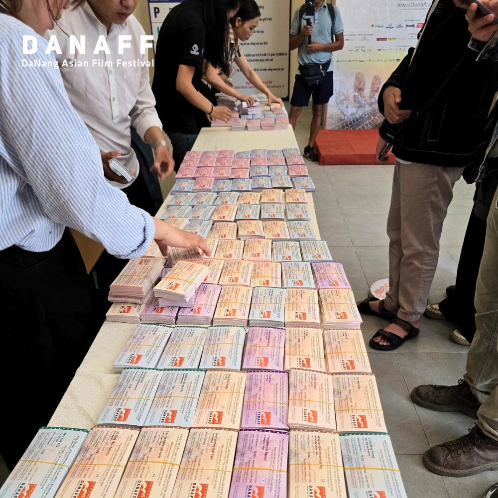Vé của các bộ phim công chiếu tại DANAFF III đang được phát miễn phí tại Rạp Lê Độ cho khán giả quan tâm.
