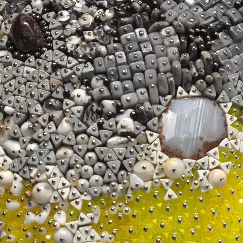 Cận cảnh một nửa quả chanh hỏng do Kathleen chế tác