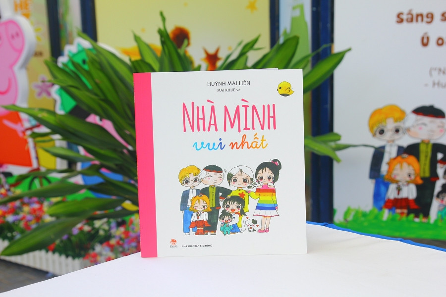 Những vần thơ trong "Nhà mình vui nhất" đầy dung dị. Ảnh: T.Dương