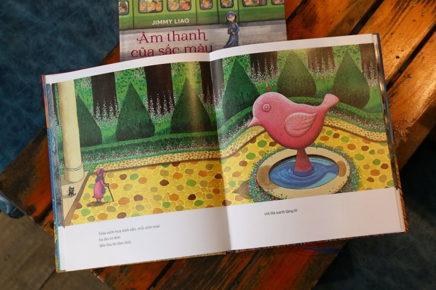 Hòn đá xanh dù đi đâu vẫn luôn nhớ thương quê nhà. Ảnh: NXB Kim Đồng. Hòn đá xanh dù đi đâu vẫn luôn nhớ thương quê nhà. Ảnh: NXB Kim Đồng.