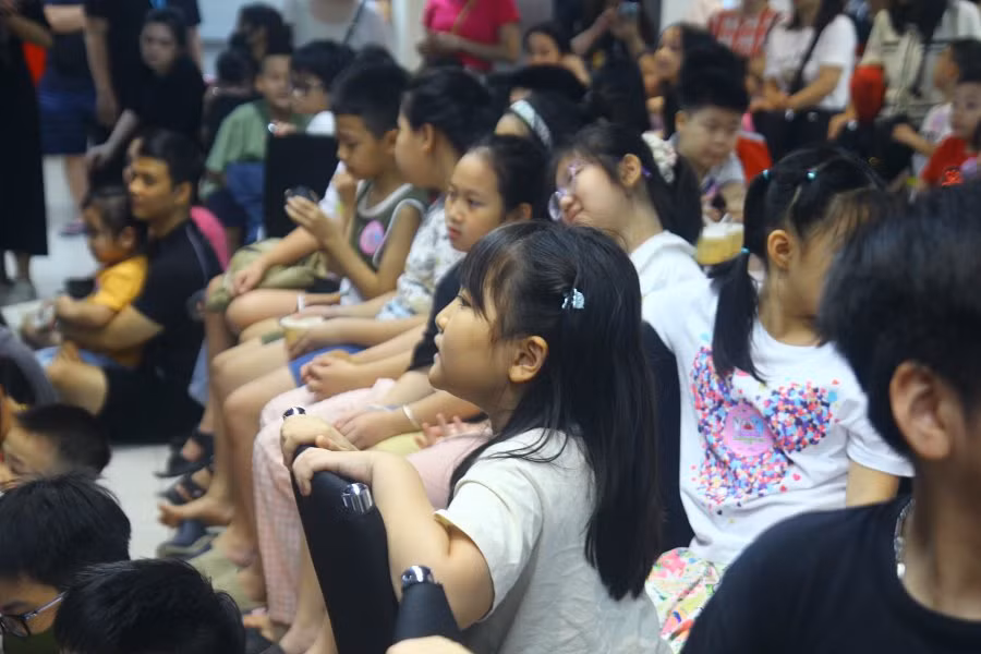 Các bạn nhỏ tham gia buổi ra mắt bộ truyện tranh "Zookiz và Trường Khoa Học Bí Ẩn".