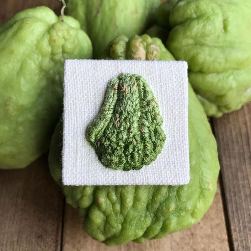 Thậm chí với các tác phẩm khó, cô đã phải mua đi mua lại nhiều lần cùng một loại rau để ngắm nghía và nghiên cứu.