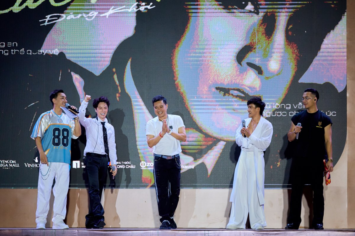 MC Thành Trung, "chủ nhà" Đăng Khôi và các khách mời: Danh thủ Hồng Sơn, Nguyễn Trần Duy Nhất, Trương Thế Vinh.