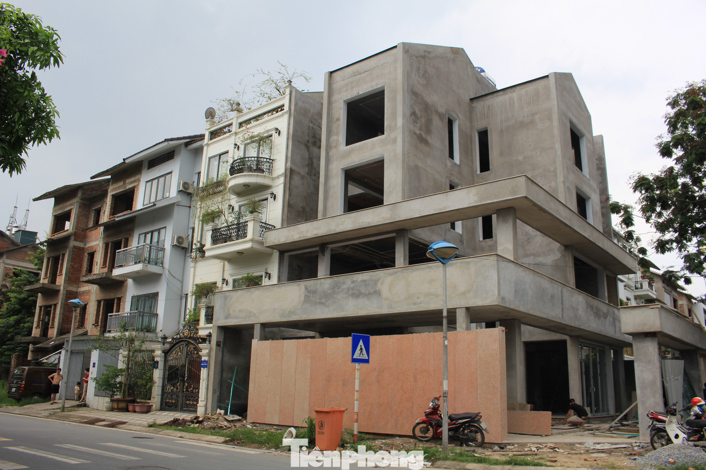 Hà Nội sẽ kiểm tra việc cấp giấy chứng nhận quyền sử dụng đất, đăng ký biến động quyền sử dụng đất; cấp giấy phép xây dựng; lĩnh vực đầu tư, đăng ký kinh doanh,...(Ảnh: Lộc Liên) Hà Nội sẽ kiểm tra việc cấp giấy chứng nhận quyền sử dụng đất, đăng ký biến động quyền sử dụng đất; cấp giấy phép xây dựng; lĩnh vực đầu tư, đăng ký kinh doanh,...(Ảnh: Lộc Liên)