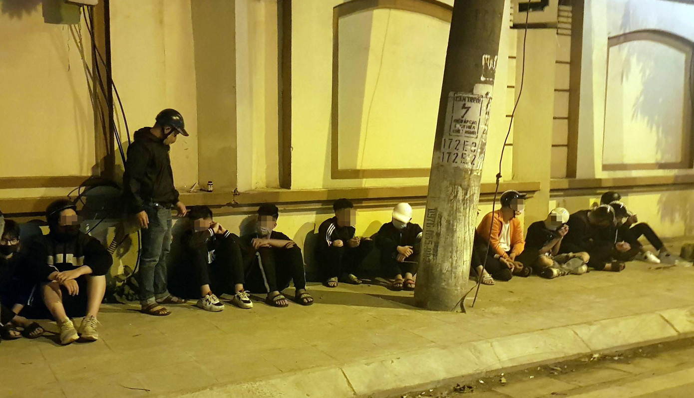 Nhóm thanh thiếu niên có độ tuổi còn rất trẻ.